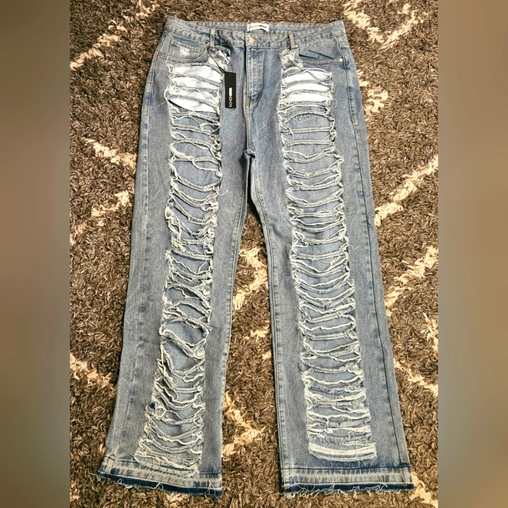 Fashion Nova~Lazuli~Shredded~Light washed~Size 20~ Womens Jeans‎